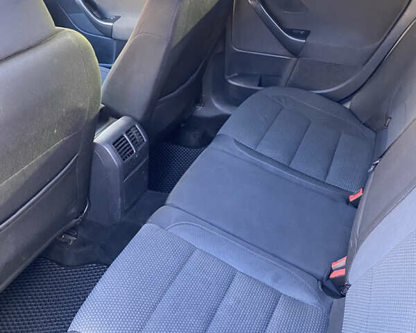 Белый Фольксваген Гольф, объемом двигателя 1.6 л и пробегом 381 тыс. км за 8000 $, фото 6 на Automoto.ua