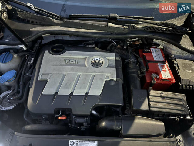 Белый Фольксваген Гольф, объемом двигателя 1.97 л и пробегом 294 тыс. км за 8000 $, фото 13 на Automoto.ua