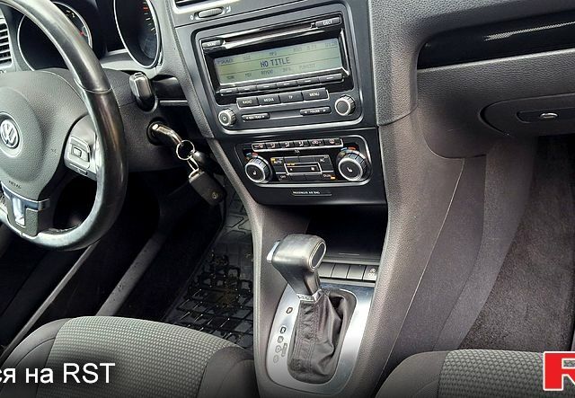 Белый Фольксваген Гольф, объемом двигателя 1.6 л и пробегом 256 тыс. км за 7550 $, фото 6 на Automoto.ua