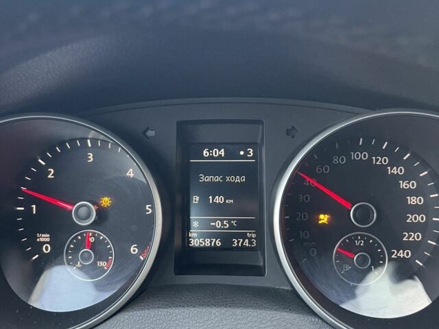 Белый Фольксваген Гольф, объемом двигателя 1.6 л и пробегом 300 тыс. км за 6000 $, фото 6 на Automoto.ua