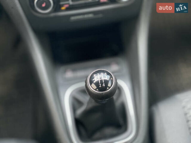 Белый Фольксваген Гольф, объемом двигателя 1.6 л и пробегом 220 тыс. км за 7099 $, фото 28 на Automoto.ua