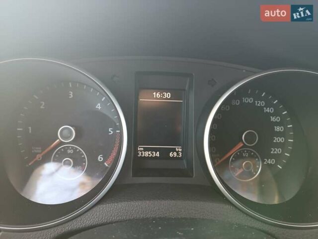 Білий Фольксваген Гольф, об'ємом двигуна 1.6 л та пробігом 339 тис. км за 7500 $, фото 13 на Automoto.ua