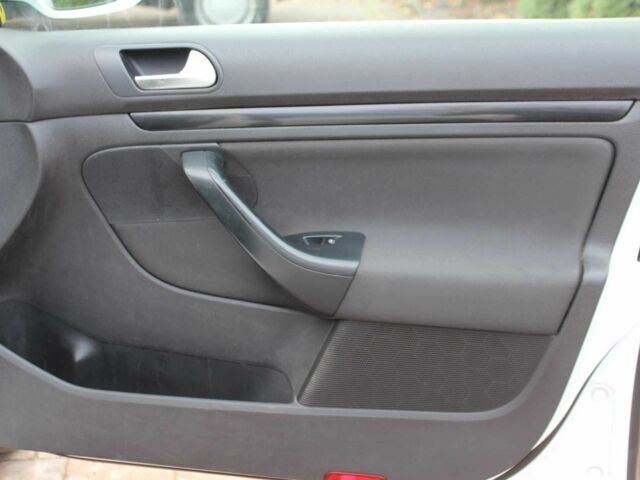 Білий Фольксваген Гольф, об'ємом двигуна 2 л та пробігом 254 тис. км за 6650 $, фото 15 на Automoto.ua