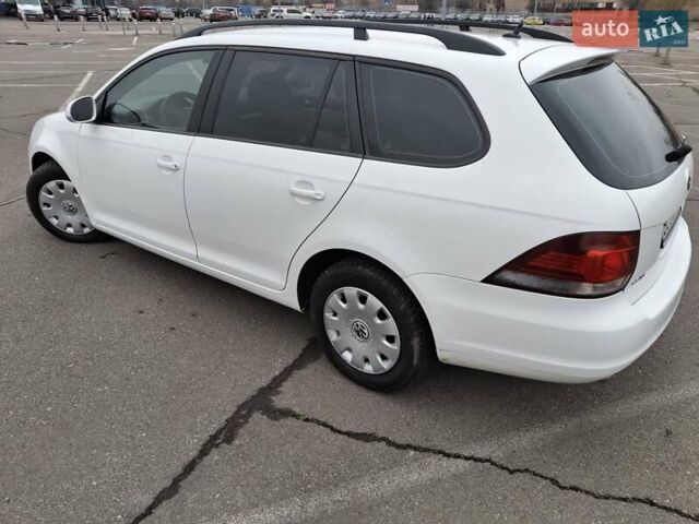 Белый Фольксваген Гольф, объемом двигателя 1.6 л и пробегом 292 тыс. км за 6800 $, фото 7 на Automoto.ua