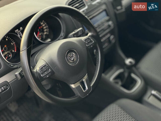 Белый Фольксваген Гольф, объемом двигателя 1.6 л и пробегом 220 тыс. км за 7099 $, фото 42 на Automoto.ua