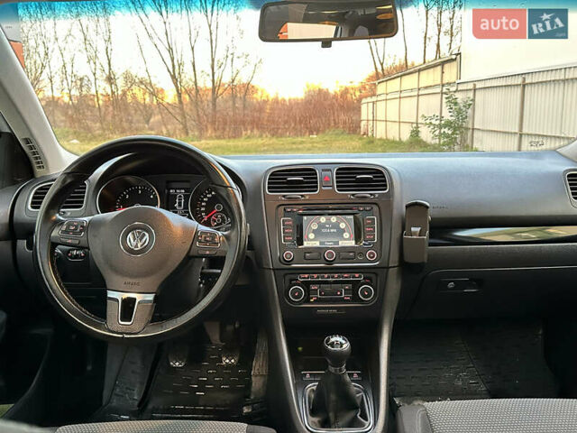 Білий Фольксваген Гольф, об'ємом двигуна 1.6 л та пробігом 241 тис. км за 7650 $, фото 22 на Automoto.ua