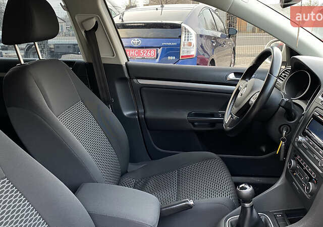 Белый Фольксваген Гольф, объемом двигателя 1.6 л и пробегом 220 тыс. км за 7099 $, фото 31 на Automoto.ua