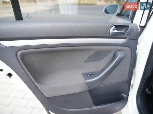 Білий Фольксваген Гольф, об'ємом двигуна 1.2 л та пробігом 217 тис. км за 5950 $, фото 15 на Automoto.ua