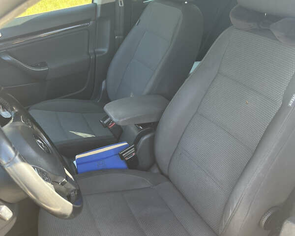 Белый Фольксваген Гольф, объемом двигателя 1.6 л и пробегом 272 тыс. км за 7800 $, фото 25 на Automoto.ua