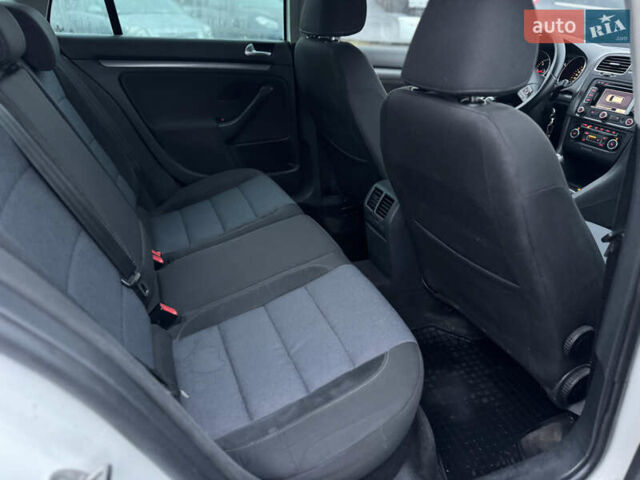 Белый Фольксваген Гольф, объемом двигателя 1.6 л и пробегом 279 тыс. км за 6950 $, фото 28 на Automoto.ua