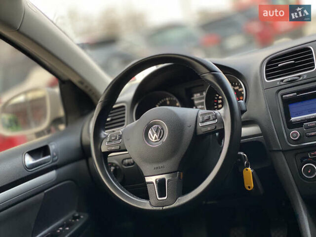 Белый Фольксваген Гольф, объемом двигателя 1.6 л и пробегом 220 тыс. км за 7099 $, фото 25 на Automoto.ua
