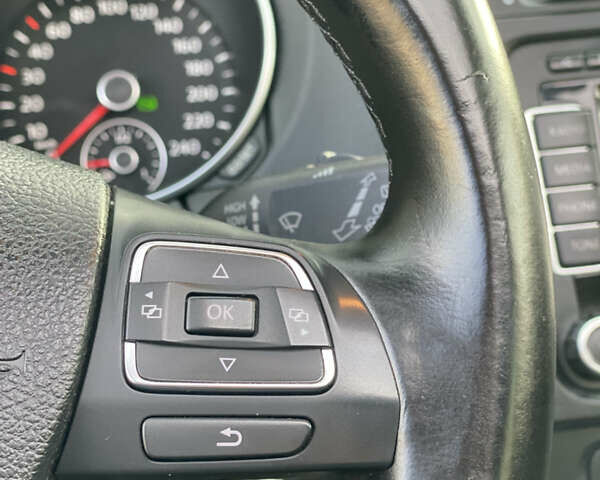 Білий Фольксваген Гольф, об'ємом двигуна 1.6 л та пробігом 235 тис. км за 9100 $, фото 25 на Automoto.ua