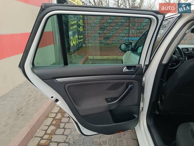 Білий Фольксваген Гольф, об'ємом двигуна 1.6 л та пробігом 339 тис. км за 7500 $, фото 19 на Automoto.ua