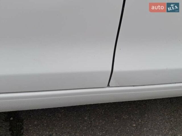 Белый Фольксваген Гольф, объемом двигателя 1.6 л и пробегом 292 тыс. км за 6800 $, фото 23 на Automoto.ua