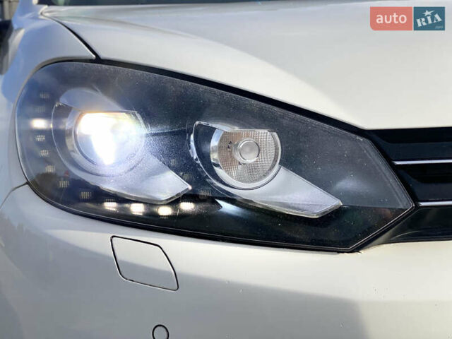Білий Фольксваген Гольф, об'ємом двигуна 1.6 л та пробігом 235 тис. км за 9100 $, фото 11 на Automoto.ua