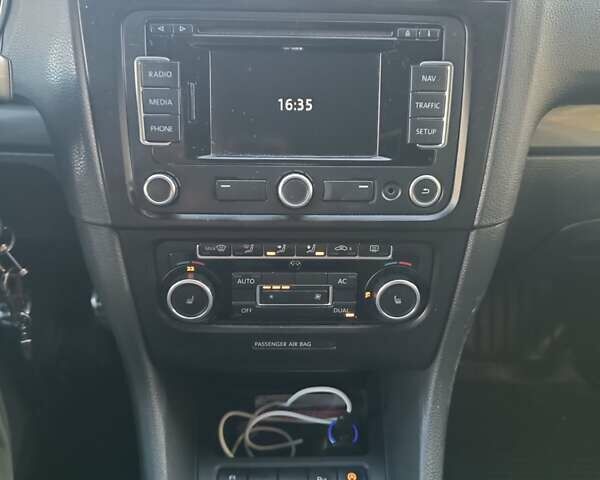 Білий Фольксваген Гольф, об'ємом двигуна 1.6 л та пробігом 339 тис. км за 7500 $, фото 10 на Automoto.ua