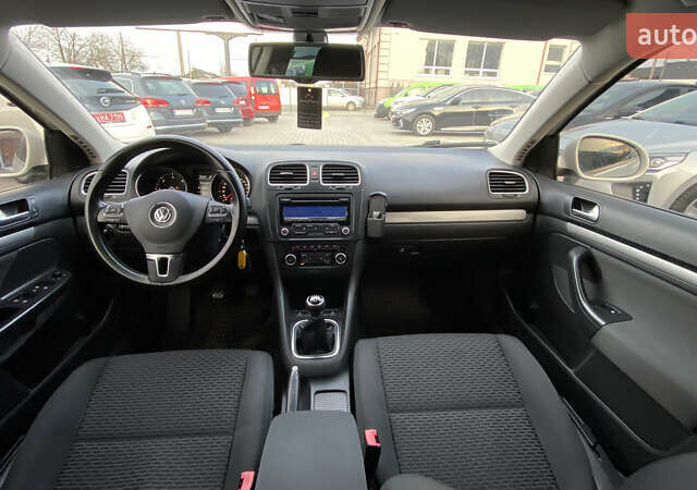 Белый Фольксваген Гольф, объемом двигателя 1.6 л и пробегом 220 тыс. км за 7099 $, фото 29 на Automoto.ua