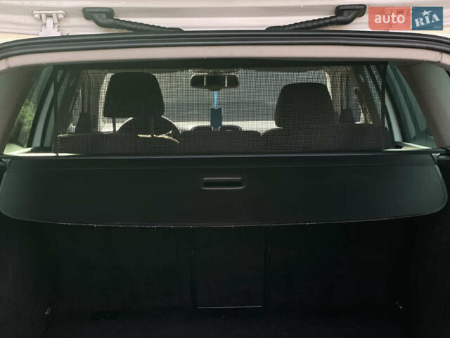 Білий Фольксваген Гольф, об'ємом двигуна 1.6 л та пробігом 235 тис. км за 9100 $, фото 48 на Automoto.ua