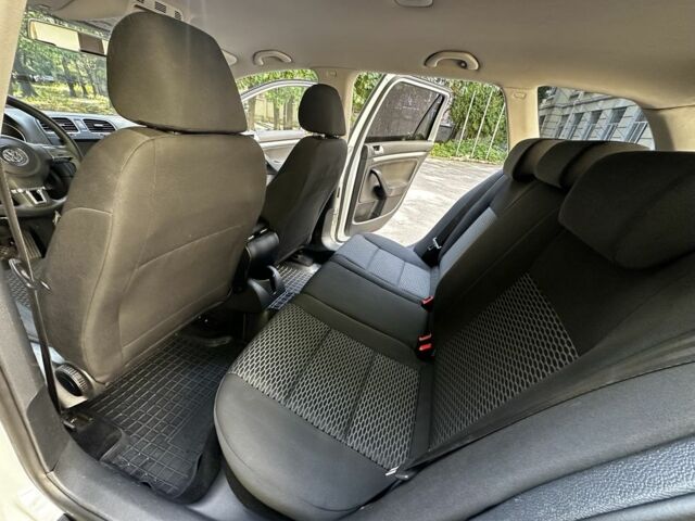 Белый Фольксваген Гольф, объемом двигателя 1.6 л и пробегом 280 тыс. км за 6699 $, фото 9 на Automoto.ua