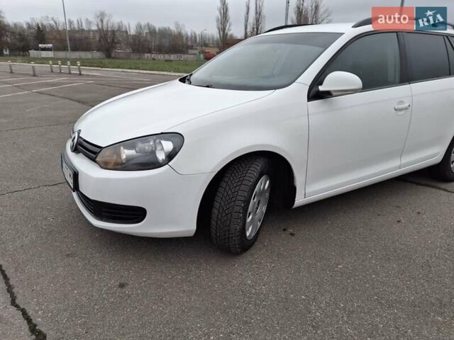 Белый Фольксваген Гольф, объемом двигателя 1.6 л и пробегом 292 тыс. км за 6800 $, фото 3 на Automoto.ua