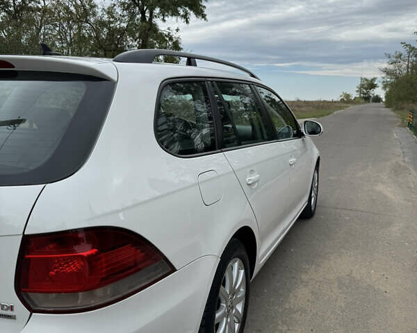 Белый Фольксваген Гольф, объемом двигателя 1.6 л и пробегом 246 тыс. км за 8100 $, фото 2 на Automoto.ua