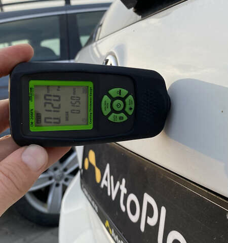 Белый Фольксваген Гольф, объемом двигателя 1.6 л и пробегом 220 тыс. км за 7099 $, фото 64 на Automoto.ua