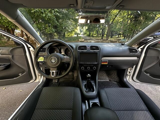 Белый Фольксваген Гольф, объемом двигателя 1.6 л и пробегом 280 тыс. км за 6699 $, фото 7 на Automoto.ua