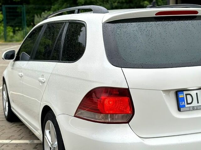 Белый Фольксваген Гольф, объемом двигателя 1.6 л и пробегом 360 тыс. км за 6800 $, фото 2 на Automoto.ua