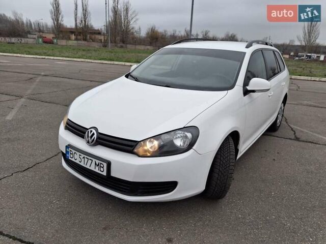 Белый Фольксваген Гольф, объемом двигателя 1.6 л и пробегом 292 тыс. км за 6800 $, фото 2 на Automoto.ua
