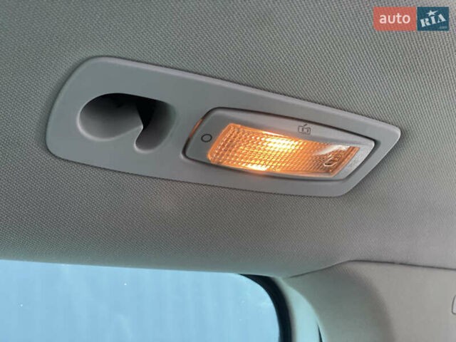 Білий Фольксваген Гольф, об'ємом двигуна 1.6 л та пробігом 235 тис. км за 9100 $, фото 56 на Automoto.ua