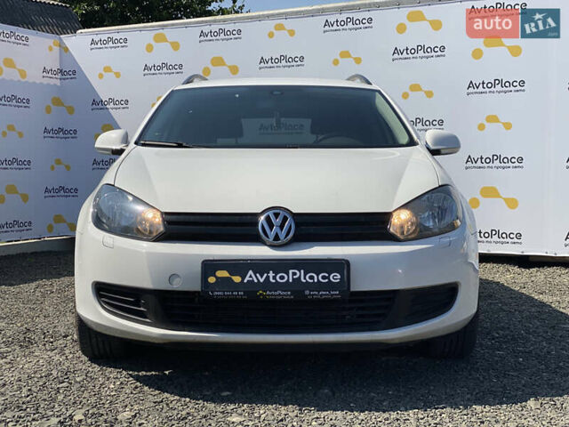 Белый Фольксваген Гольф, объемом двигателя 1.6 л и пробегом 220 тыс. км за 7099 $, фото 67 на Automoto.ua
