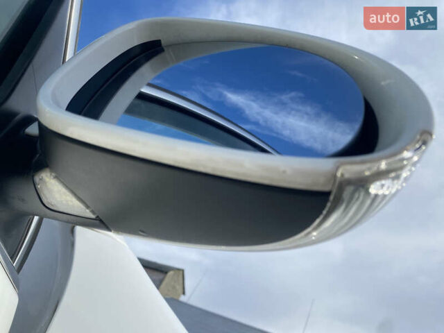 Білий Фольксваген Гольф, об'ємом двигуна 1.6 л та пробігом 235 тис. км за 9100 $, фото 18 на Automoto.ua