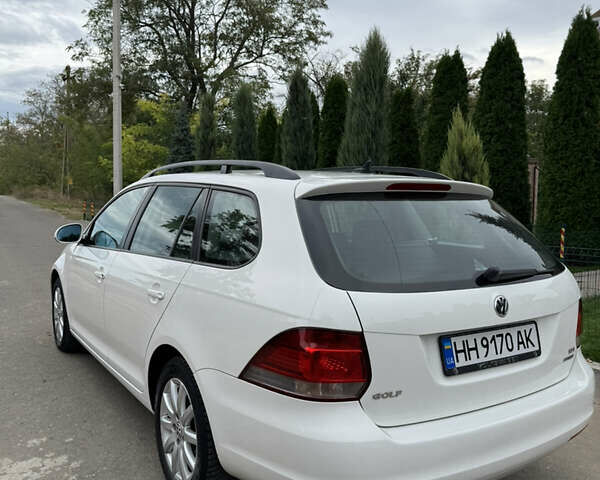 Белый Фольксваген Гольф, объемом двигателя 1.6 л и пробегом 246 тыс. км за 8100 $, фото 4 на Automoto.ua