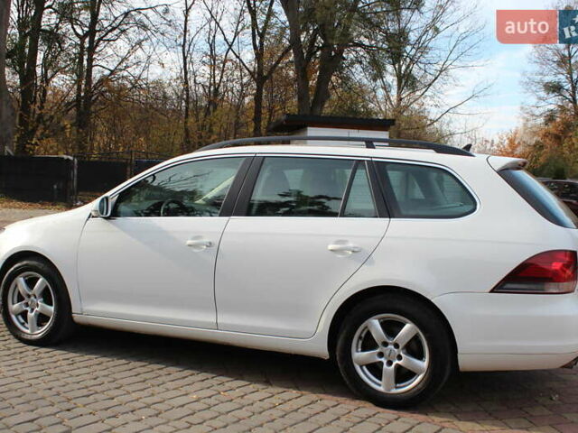 Белый Фольксваген Гольф, объемом двигателя 1.97 л и пробегом 329 тыс. км за 8250 $, фото 5 на Automoto.ua