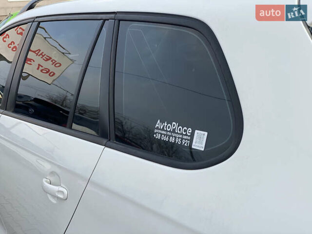 Белый Фольксваген Гольф, объемом двигателя 1.6 л и пробегом 220 тыс. км за 7099 $, фото 23 на Automoto.ua