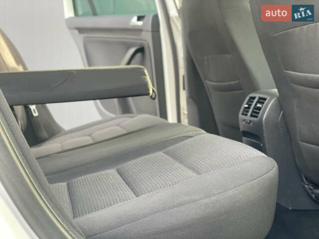 Білий Фольксваген Гольф, об'ємом двигуна 1.6 л та пробігом 235 тис. км за 9100 $, фото 39 на Automoto.ua