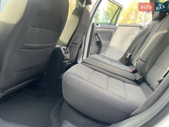 Білий Фольксваген Гольф, об'ємом двигуна 1.6 л та пробігом 235 тис. км за 9100 $, фото 34 на Automoto.ua