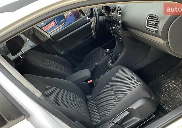 Белый Фольксваген Гольф, объемом двигателя 1.6 л и пробегом 220 тыс. км за 7099 $, фото 33 на Automoto.ua