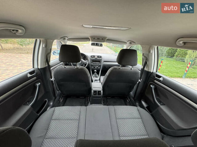 Белый Фольксваген Гольф, объемом двигателя 1.6 л и пробегом 246 тыс. км за 8100 $, фото 8 на Automoto.ua