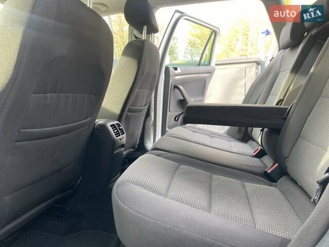 Білий Фольксваген Гольф, об'ємом двигуна 1.6 л та пробігом 235 тис. км за 9100 $, фото 36 на Automoto.ua