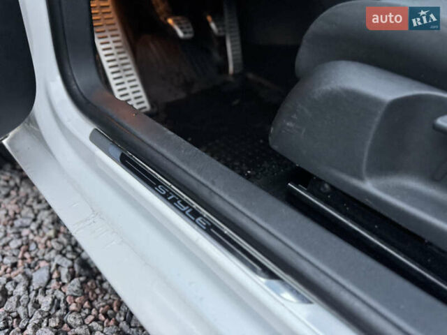 Белый Фольксваген Гольф, объемом двигателя 1.6 л и пробегом 279 тыс. км за 6950 $, фото 20 на Automoto.ua