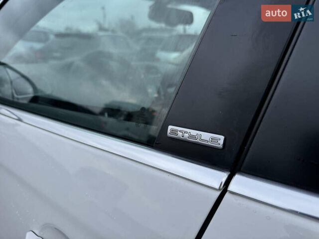 Белый Фольксваген Гольф, объемом двигателя 1.6 л и пробегом 279 тыс. км за 6950 $, фото 16 на Automoto.ua