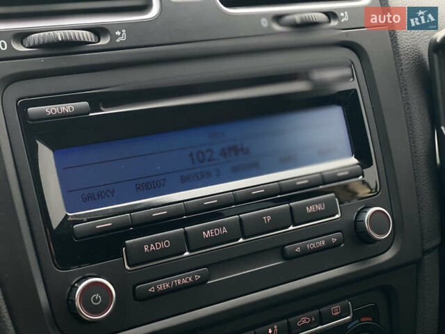 Белый Фольксваген Гольф, объемом двигателя 1.6 л и пробегом 220 тыс. км за 7099 $, фото 40 на Automoto.ua