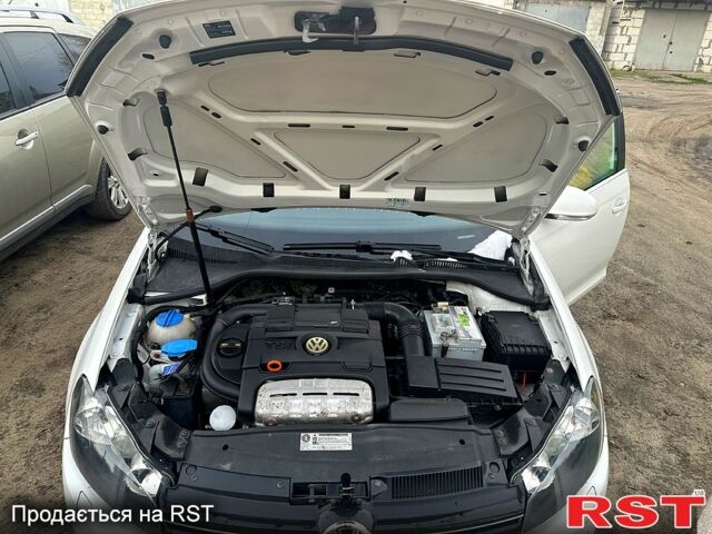 Белый Фольксваген Гольф, объемом двигателя 1.4 л и пробегом 239 тыс. км за 7900 $, фото 10 на Automoto.ua