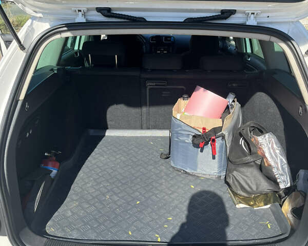 Белый Фольксваген Гольф, объемом двигателя 1.6 л и пробегом 272 тыс. км за 7800 $, фото 20 на Automoto.ua