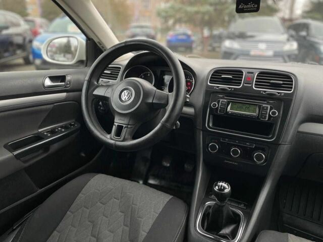 Білий Фольксваген Гольф, об'ємом двигуна 1.6 л та пробігом 292 тис. км за 6999 $, фото 15 на Automoto.ua