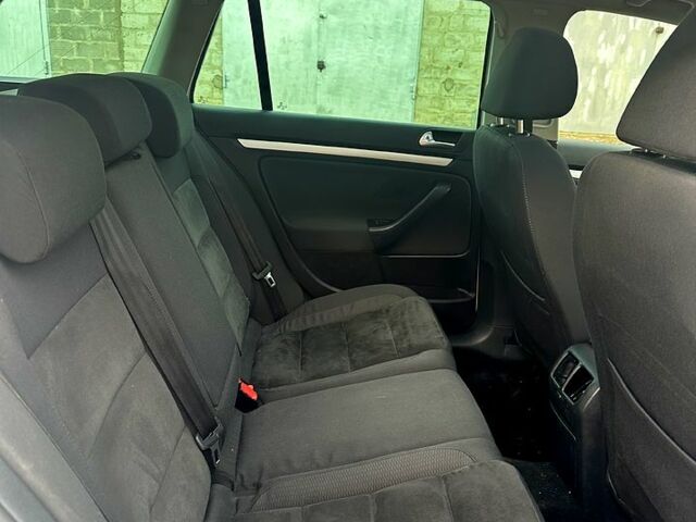 Белый Фольксваген Гольф, объемом двигателя 1.4 л и пробегом 239 тыс. км за 7900 $, фото 9 на Automoto.ua