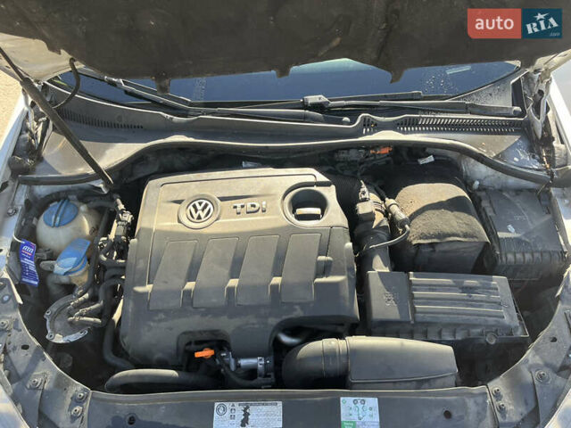 Белый Фольксваген Гольф, объемом двигателя 1.6 л и пробегом 272 тыс. км за 7800 $, фото 26 на Automoto.ua