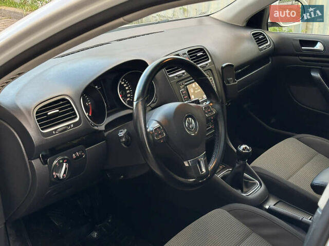 Білий Фольксваген Гольф, об'ємом двигуна 1.6 л та пробігом 241 тис. км за 7650 $, фото 20 на Automoto.ua