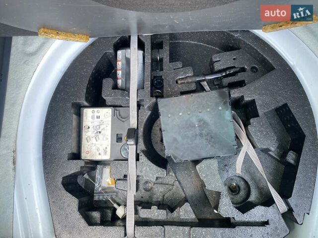 Білий Фольксваген Гольф, об'ємом двигуна 1.6 л та пробігом 235 тис. км за 9100 $, фото 52 на Automoto.ua